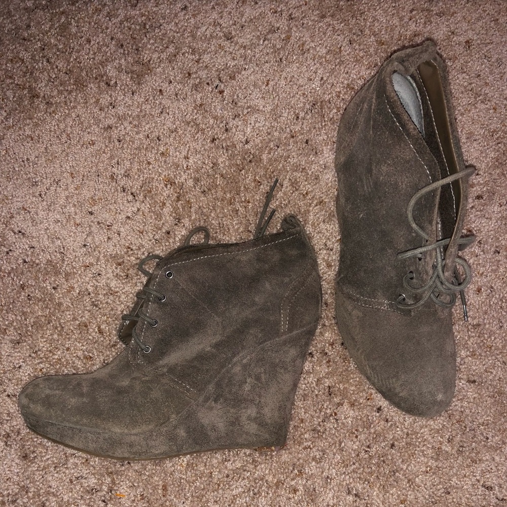 Jessica Simpson wedge